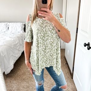 Adrianna Papell Open Shoulder Blouse Greenery/White Flowy Large